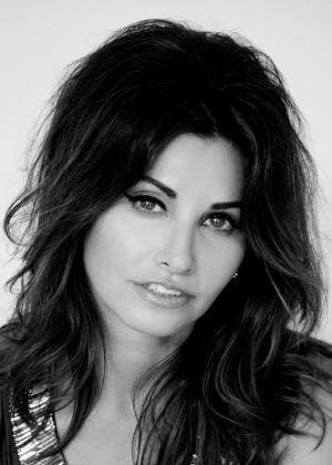 Gina Gershon